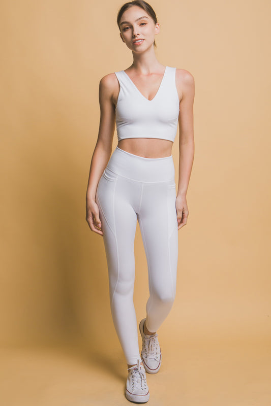 Top Deportivo Corte V con Soporte y Estilo