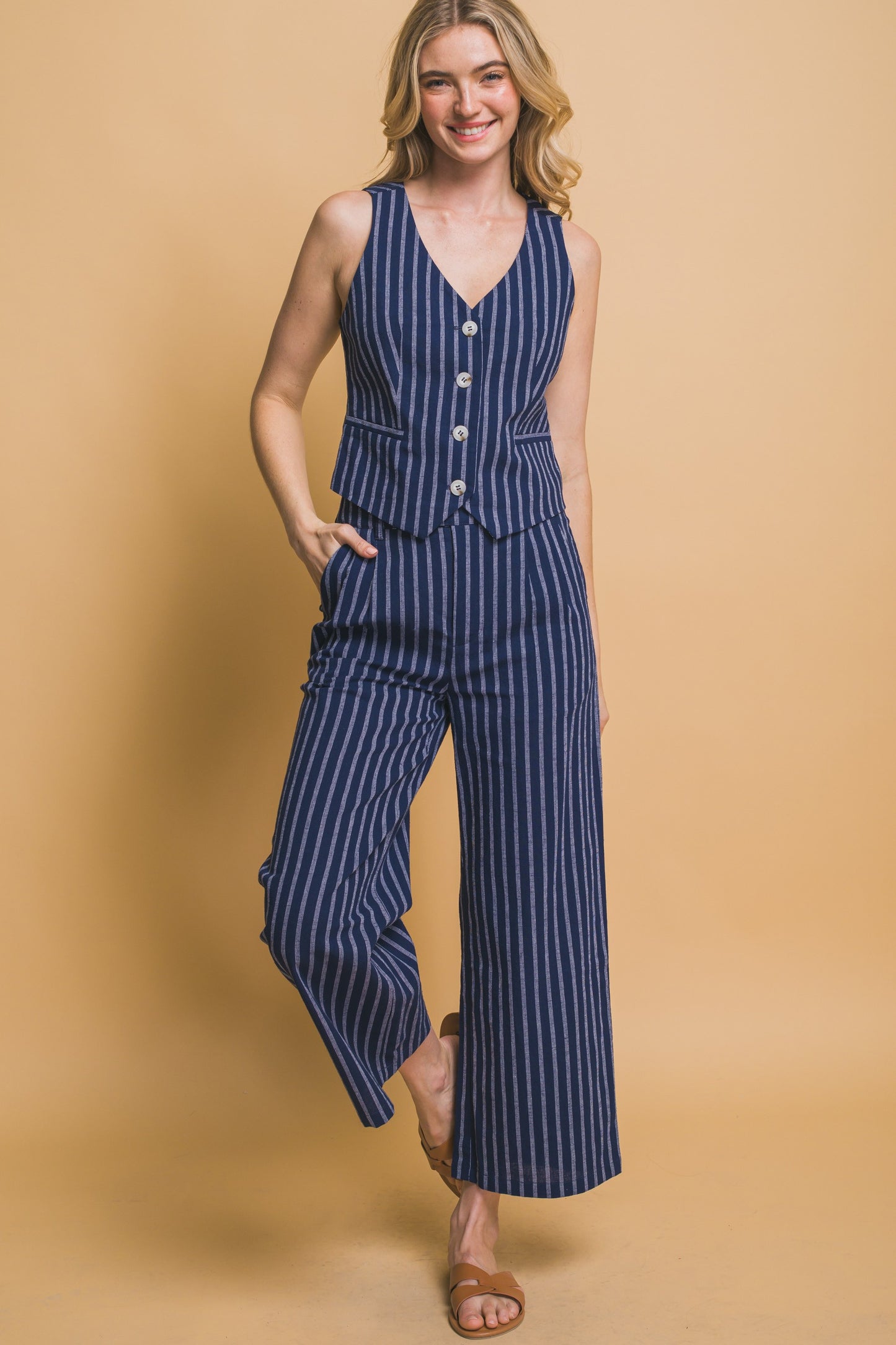 Chaleco escote en V con botones