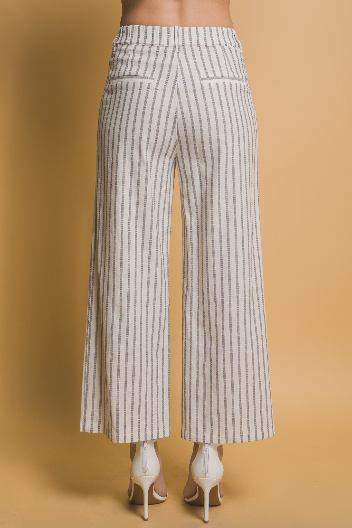 Pantalón a rayas estilo culotte con pretina doble