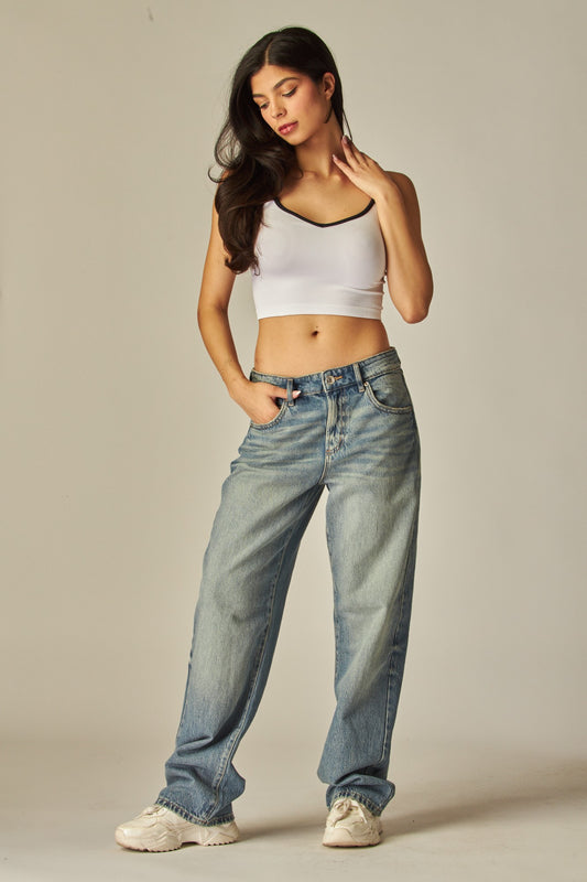 Top deportivo con escote en V ribeteado