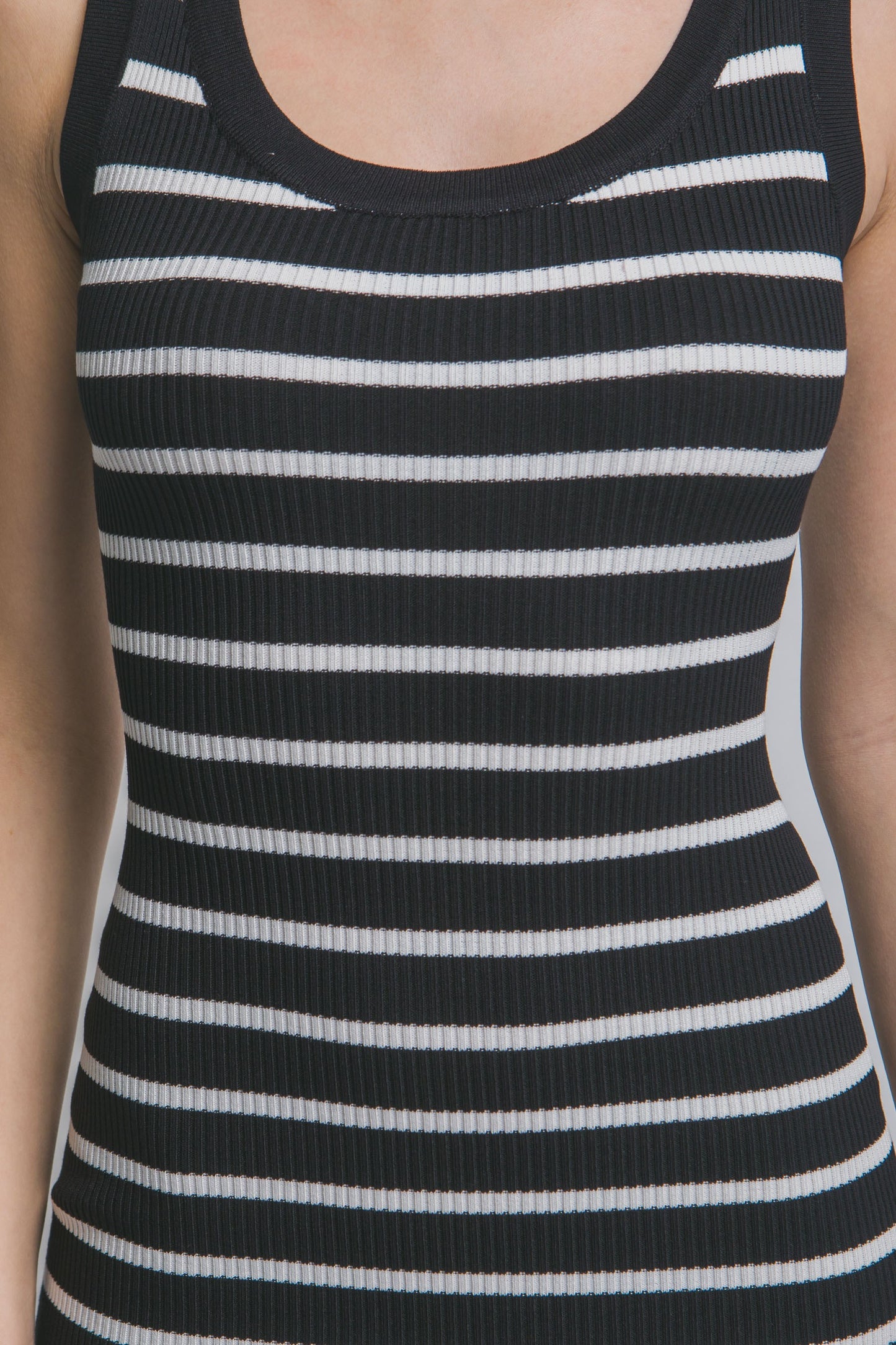 Vestido midi canalé rayado ajustado