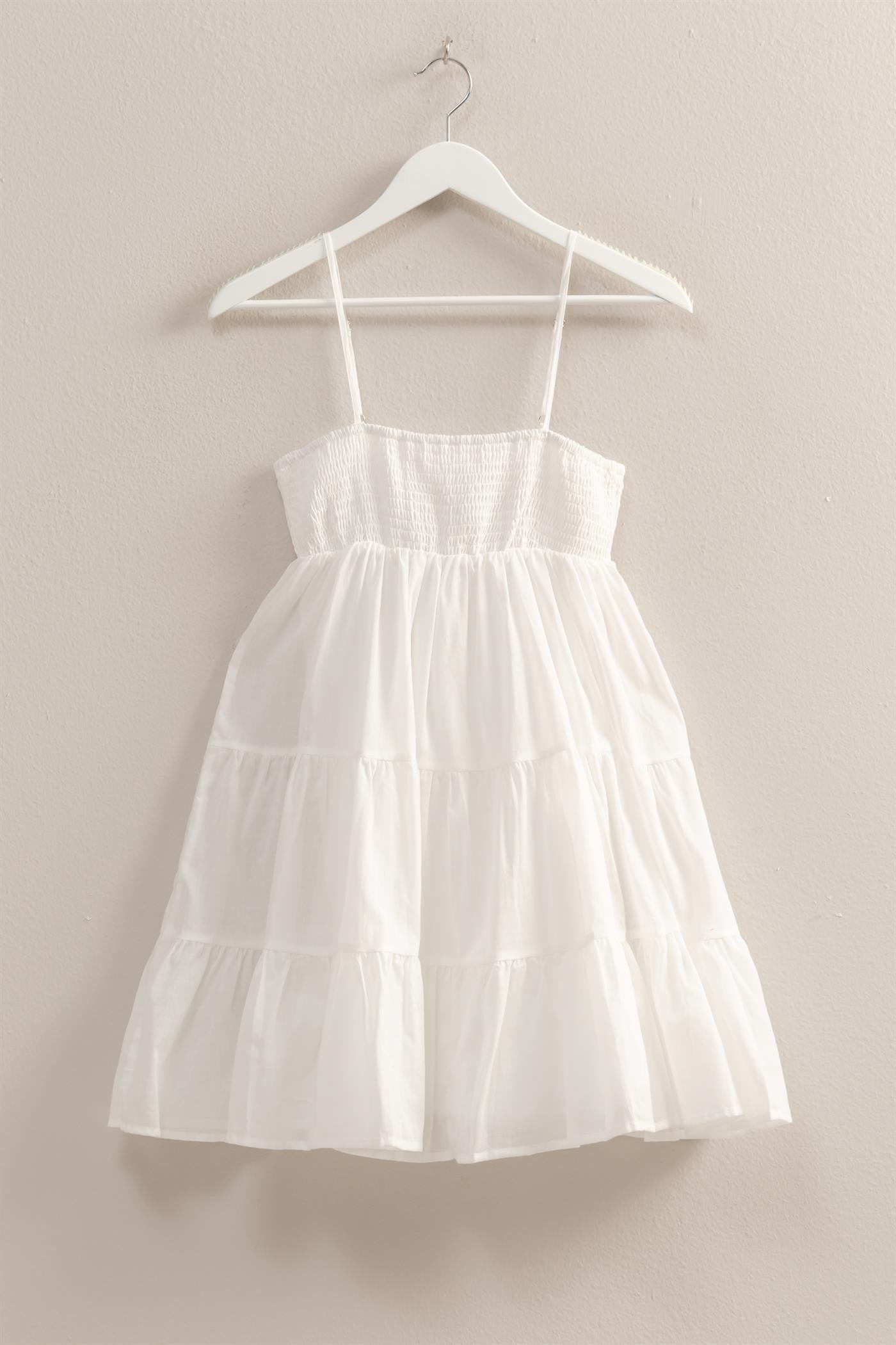 Vestido Corto con Tirantes y Detalle Fruncido