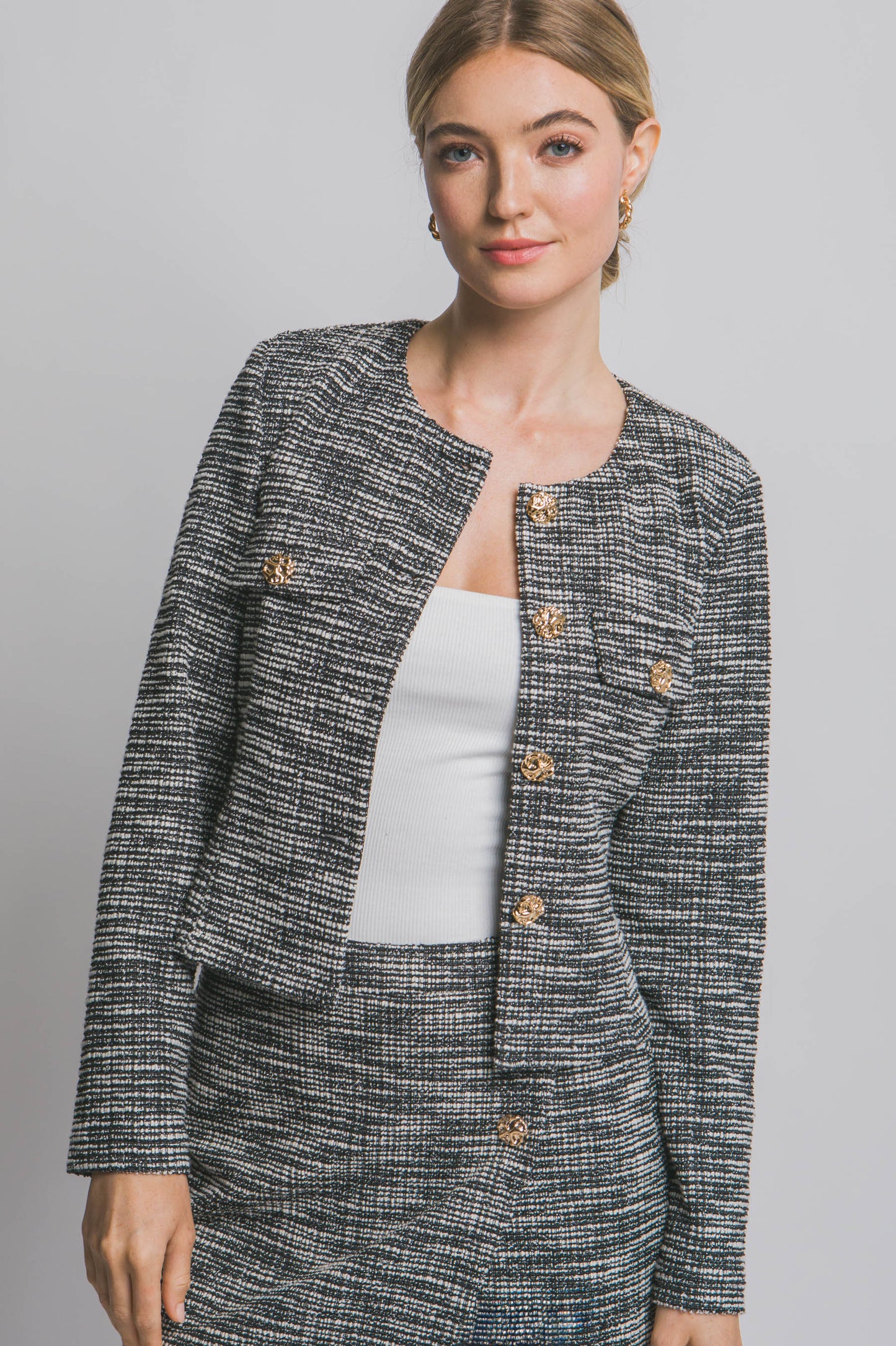 Blazer con botones dorados