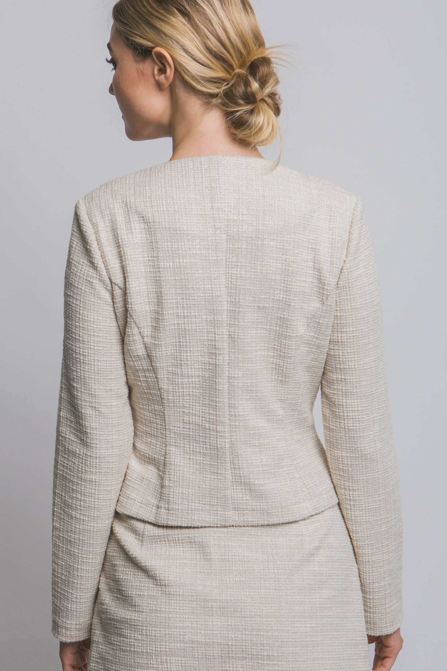 Blazer con botones dorados