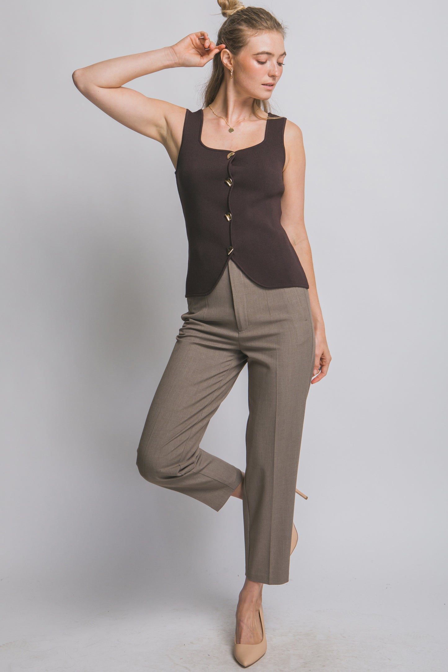 Top con botones de escote cuadrado