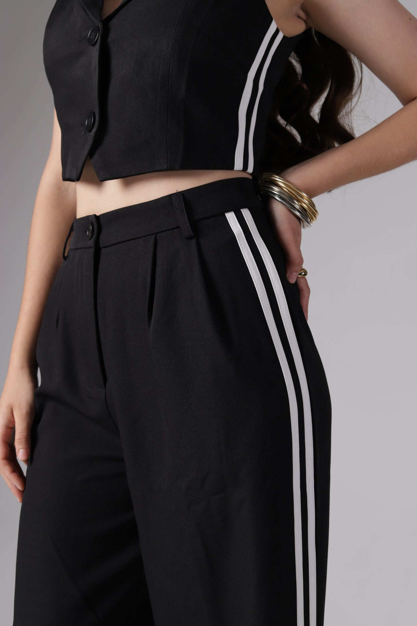 Chaleco Cropped con Botones y Rayas Laterales