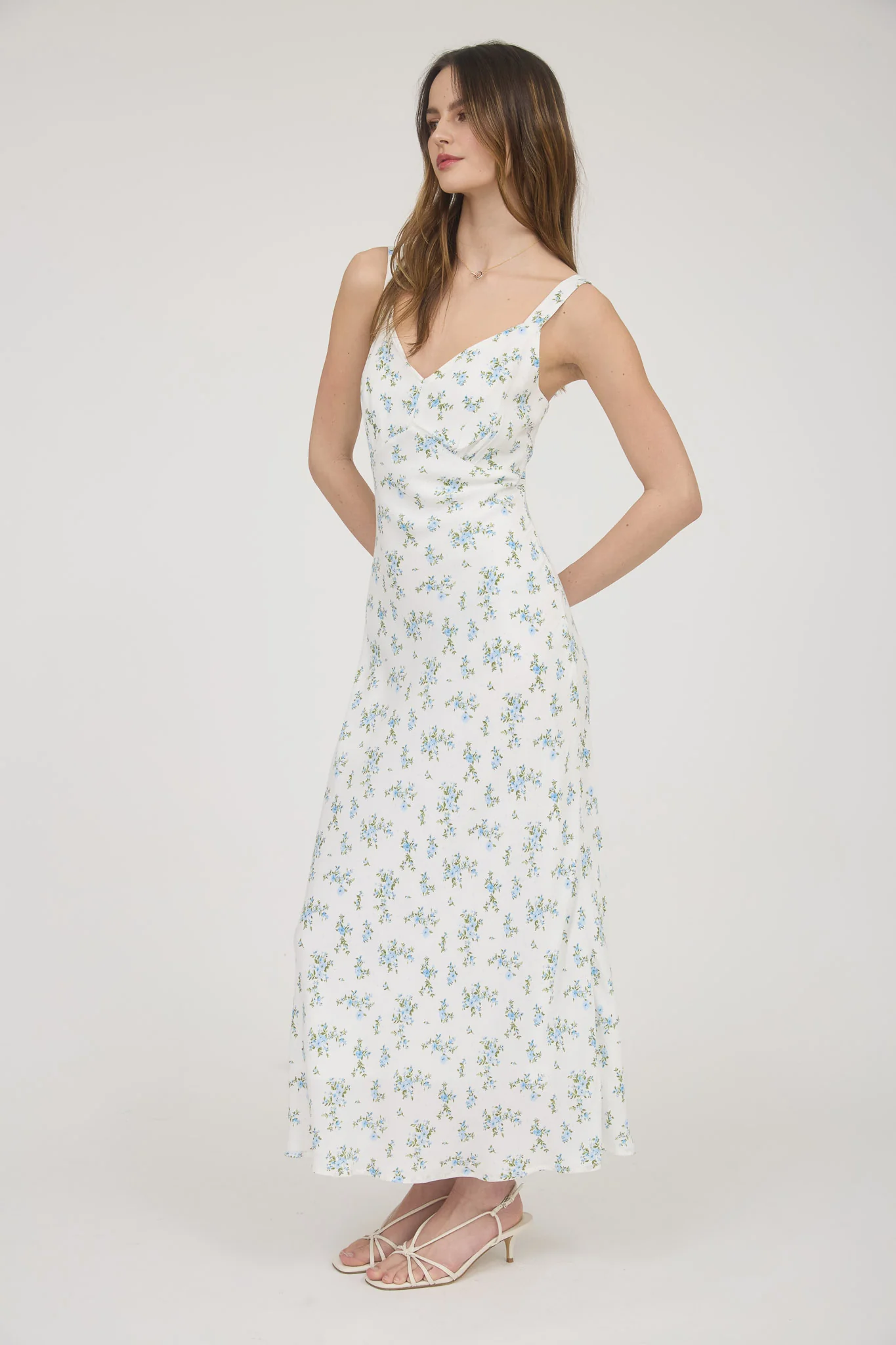 Vestido Midi con Estampado Floral y Tirantes Ajustables