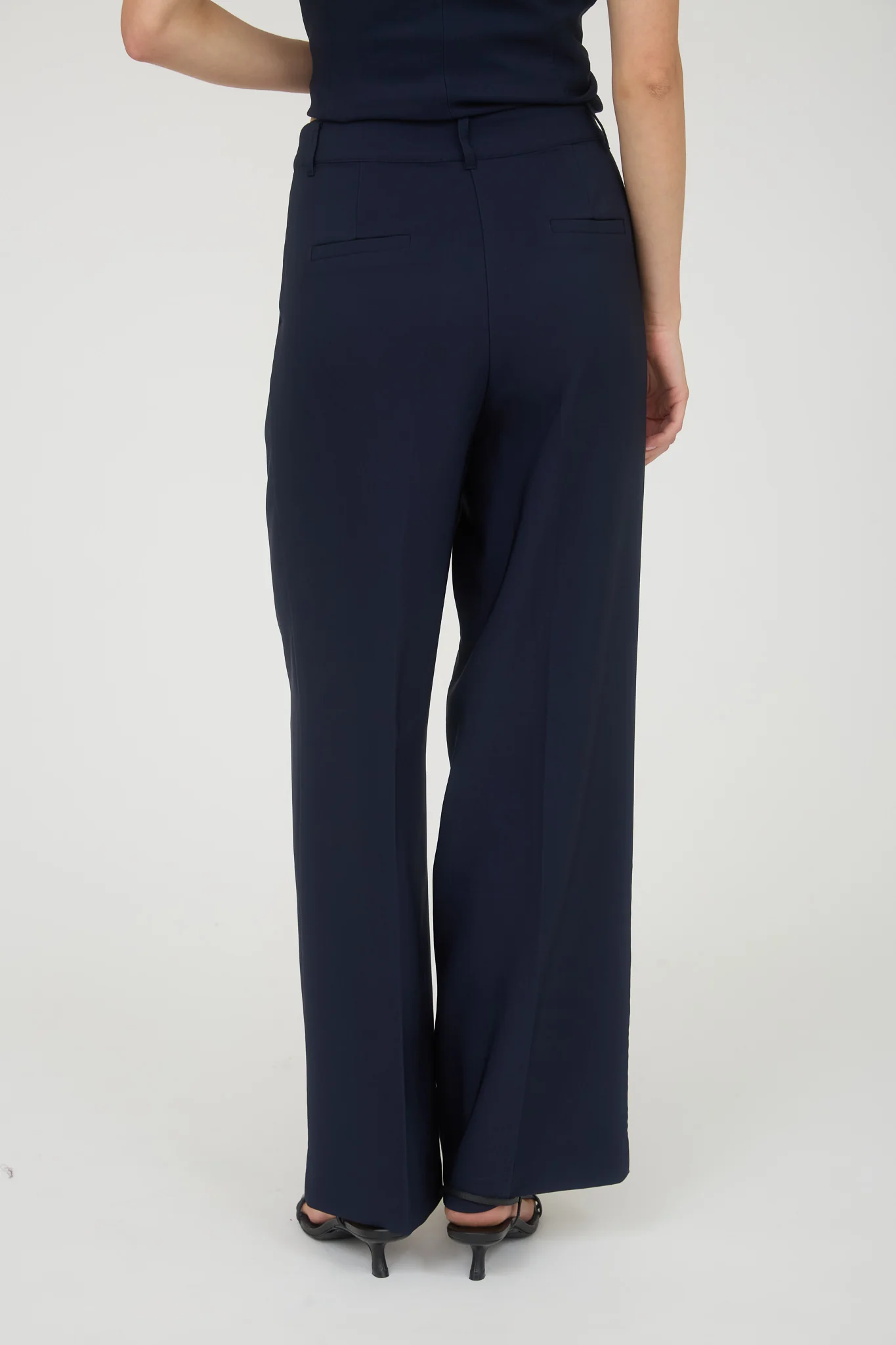 Pantalón sastre wide leg corte elegante