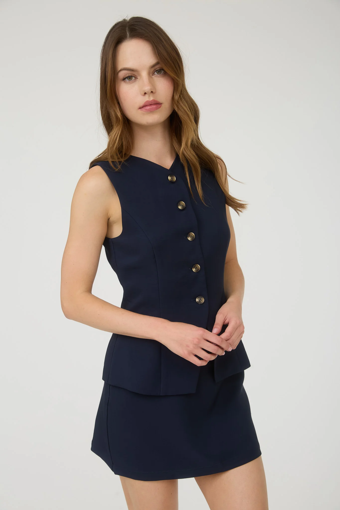 Blusa sin mangas con escote cuadrado y frunces laterales