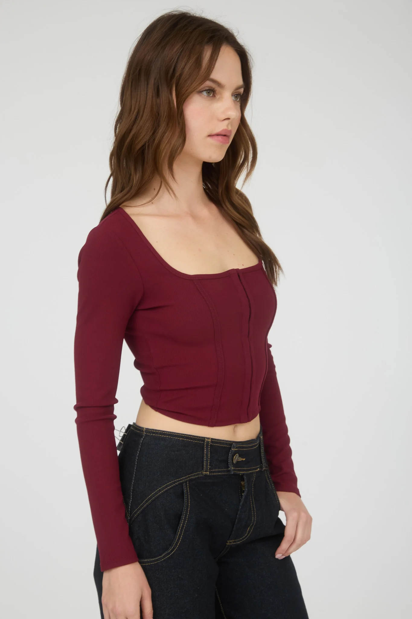 Top corto de punto con gancho delantero