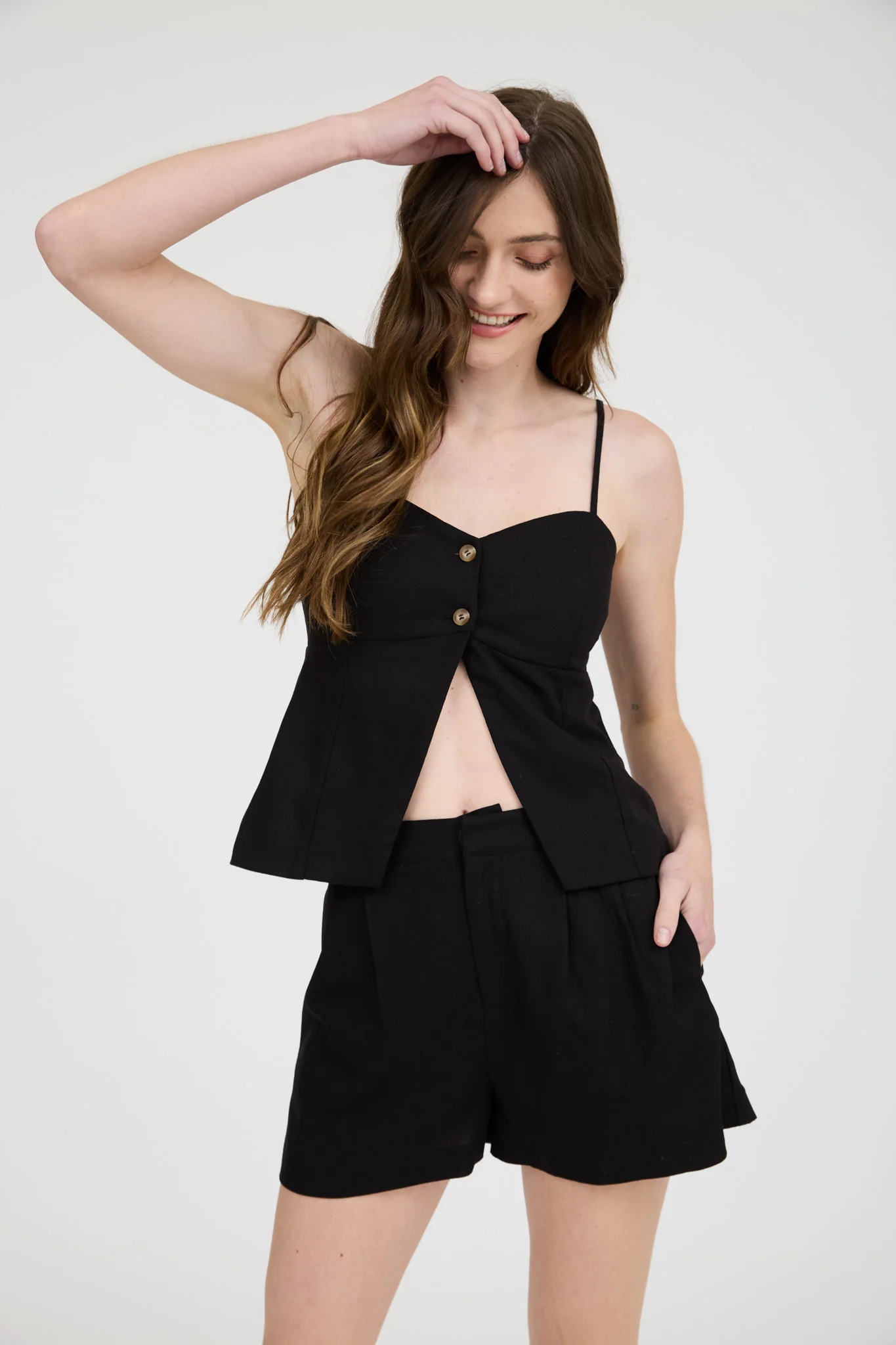 Blusa strapless fruncida con corte fluido