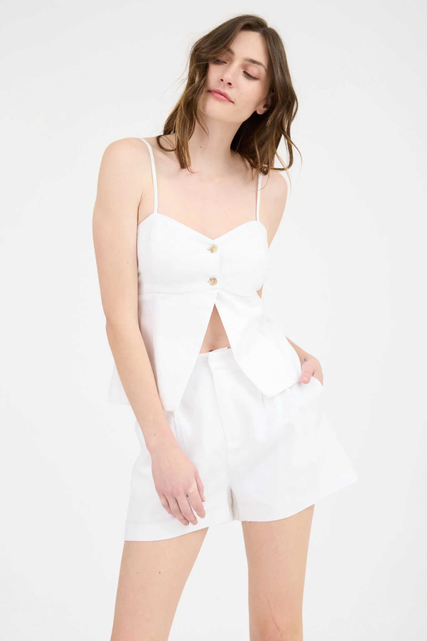 Blusa strapless fruncida con corte fluido