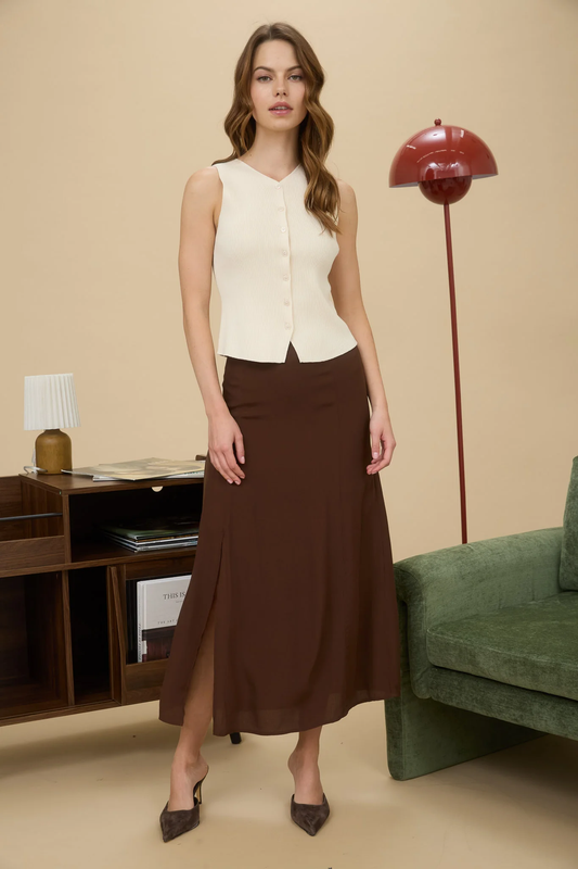 Falda midi corte A con abertura y caída fluida