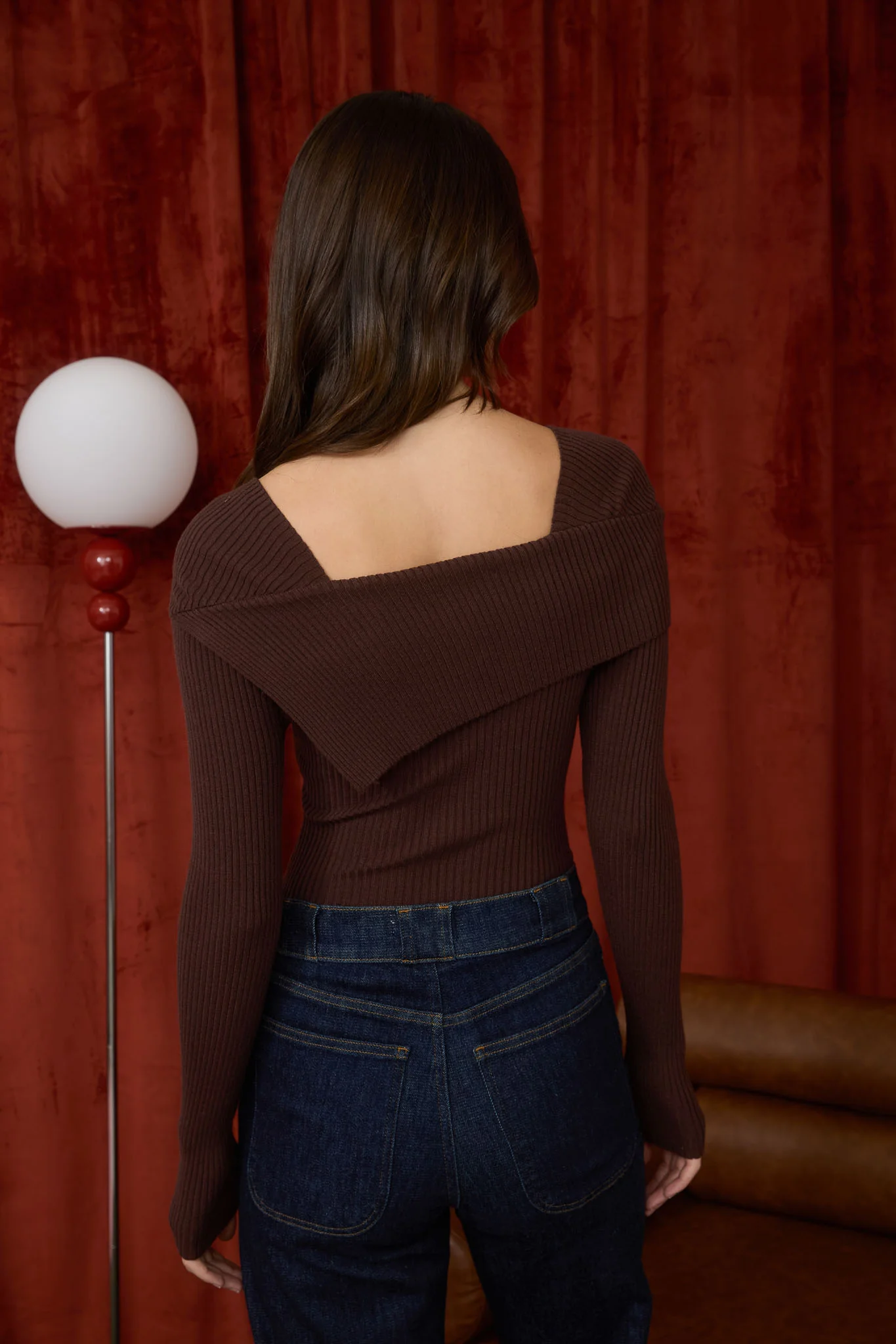 Sueter manga larga corte off shoulder canalé