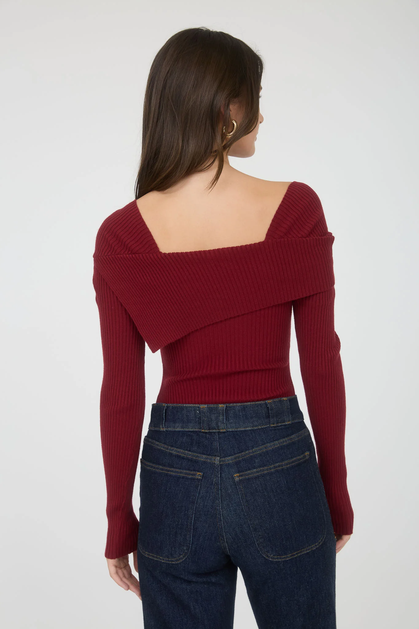 Sueter manga larga corte off shoulder canalé
