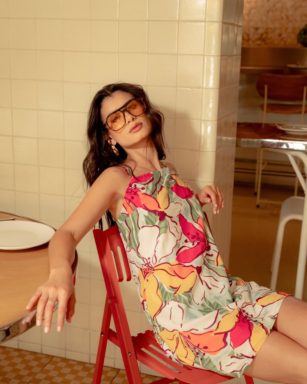 Vestido corto escote halter con espalda descubierta y estampado floral