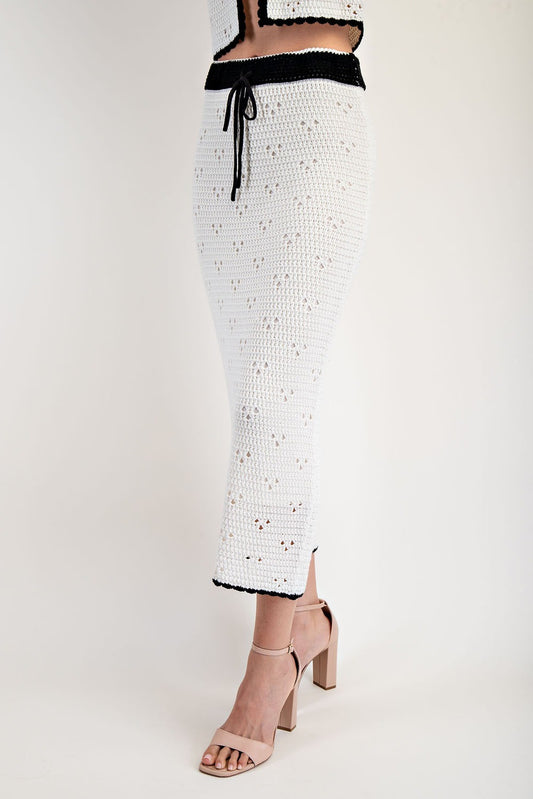 Pantalón Sastre Negro con Ribete Blanco