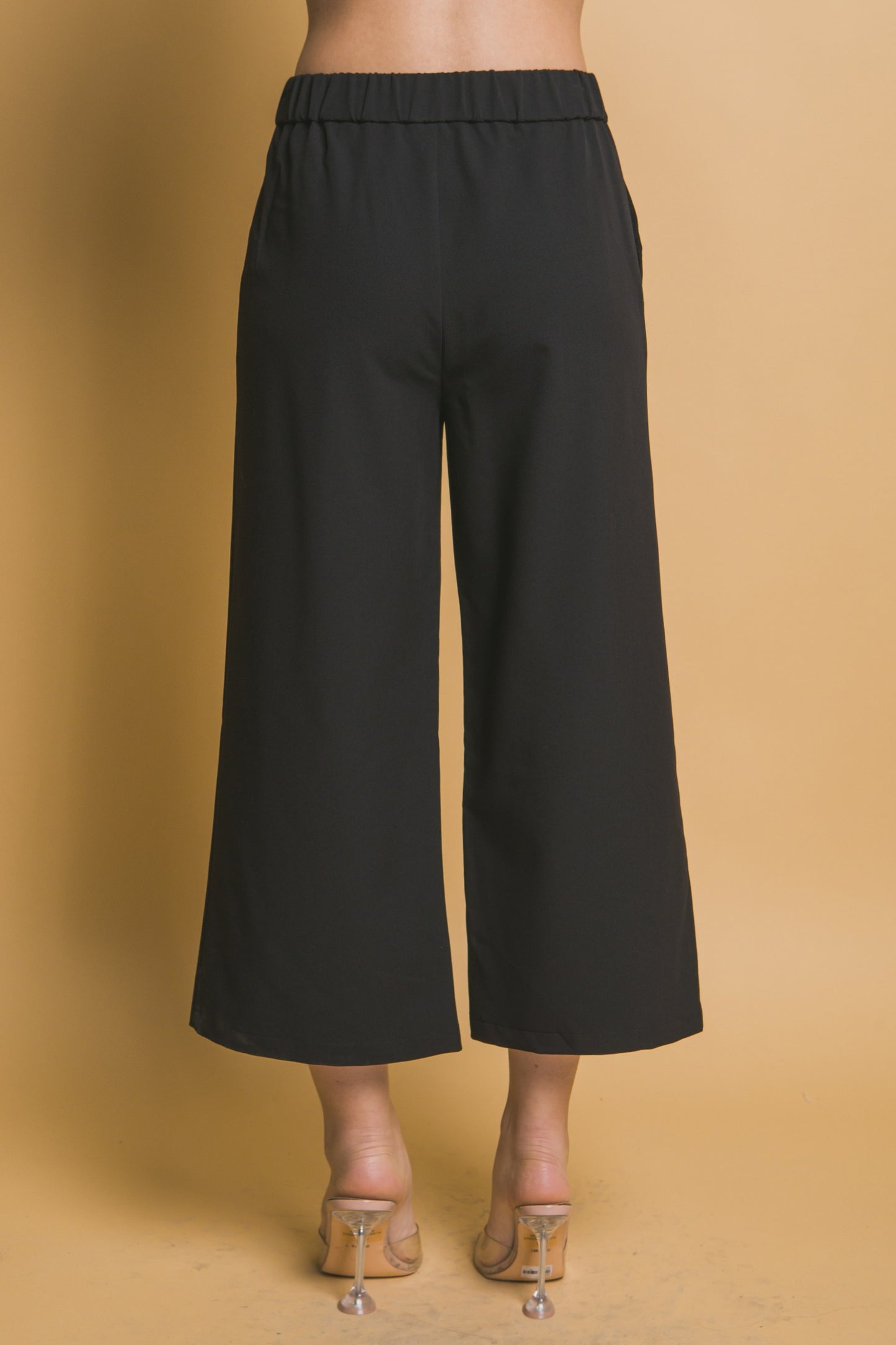 Pantalón Palazzo Cropped de Tela Fluida con Cintura Elástica