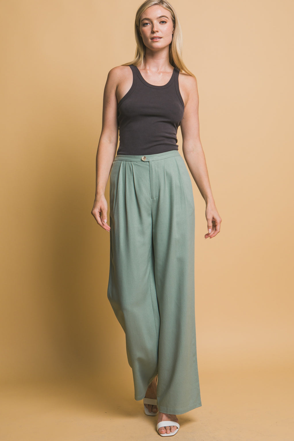 Pantalón palazzo de tiro alto con pinzas