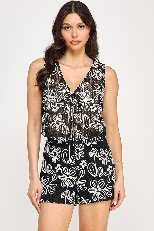 Set floral tejido con bordado en relieve