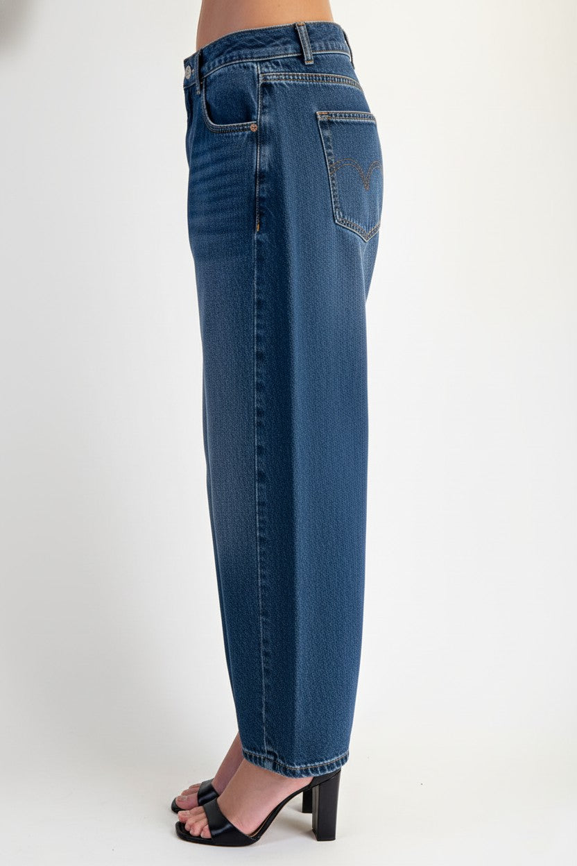 Pantalón de mezclilla wide leg corte recto para un estilo relajado y moderno