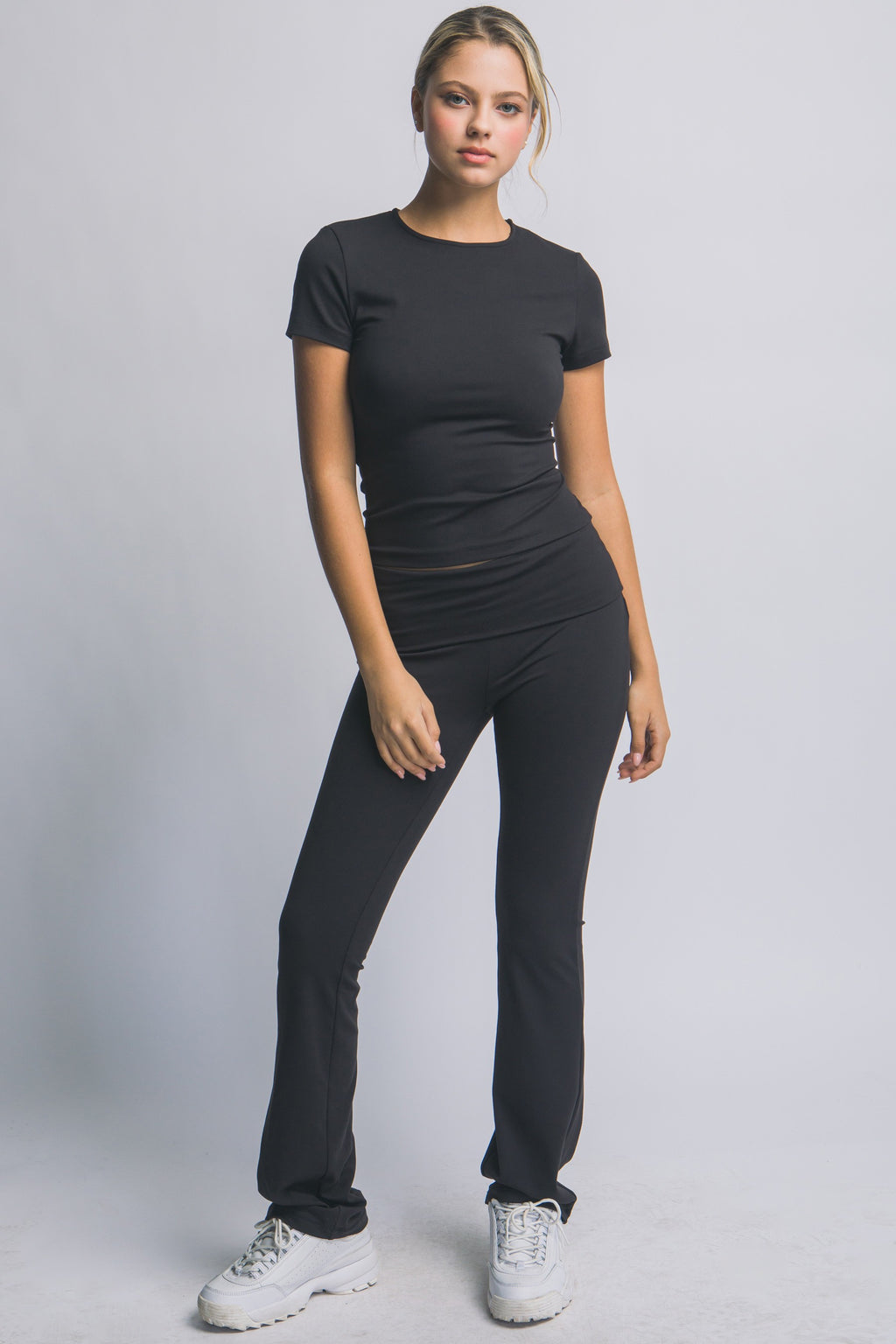 Blusa deportiva de manga corta con ajuste stretch