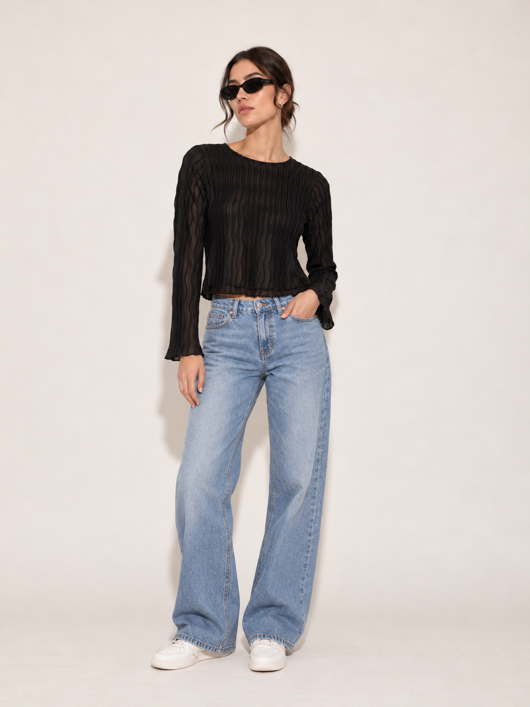 Blusa con borde de ondas — Vista completa
