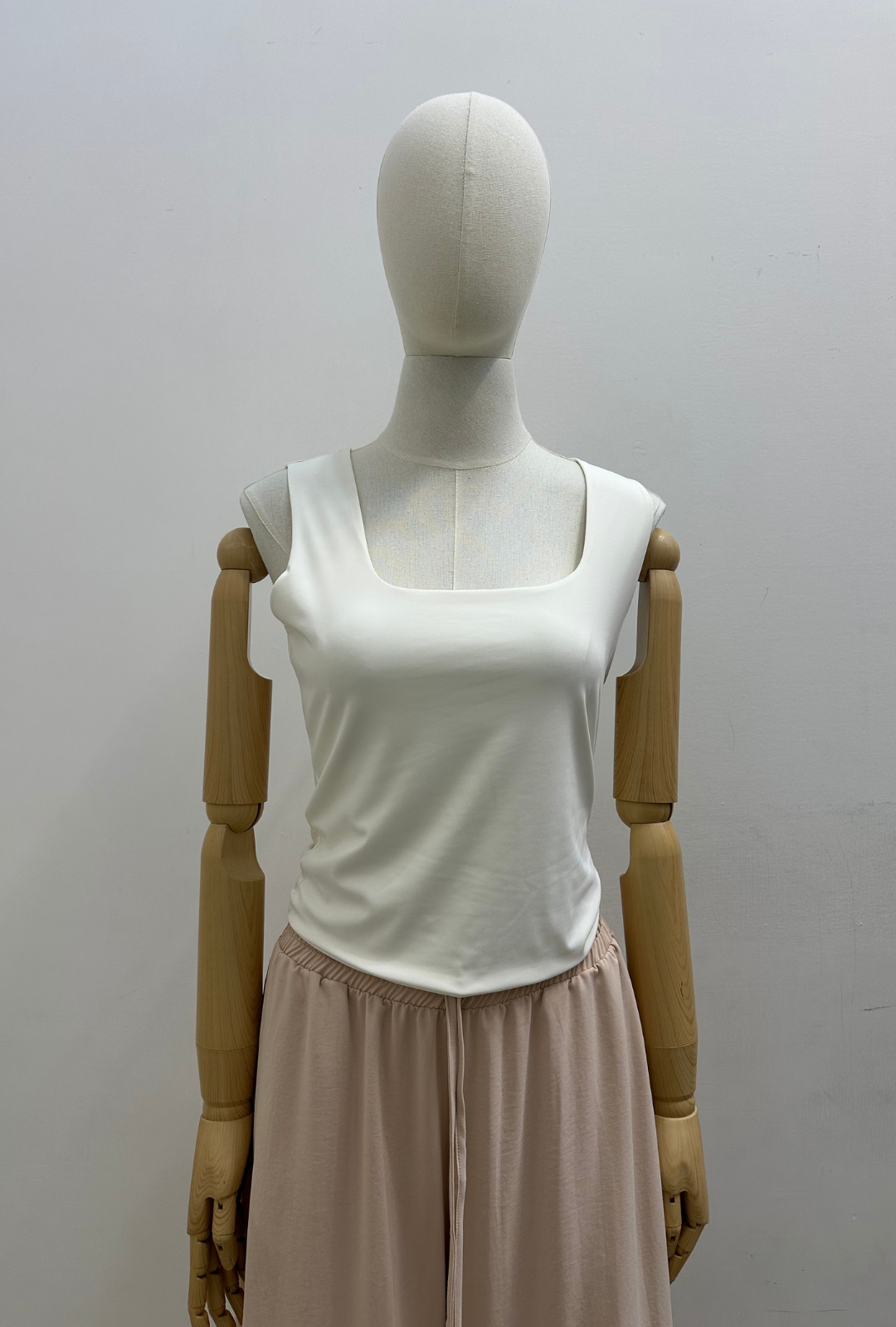 Blusa básica sin mangas