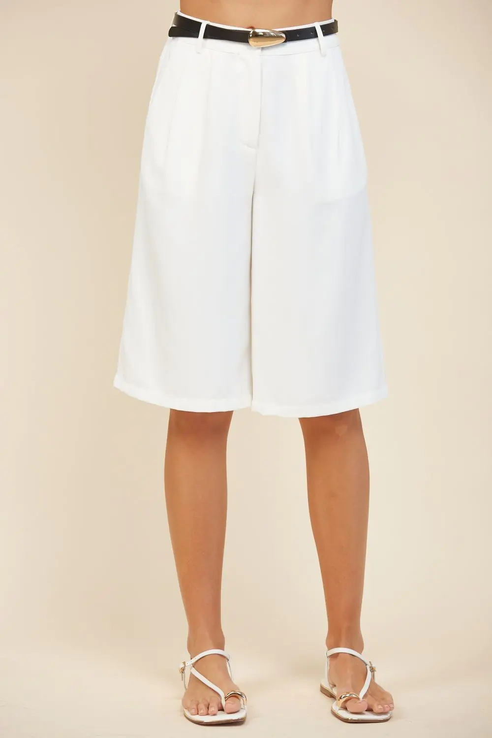 Short tipo bermuda con fajo