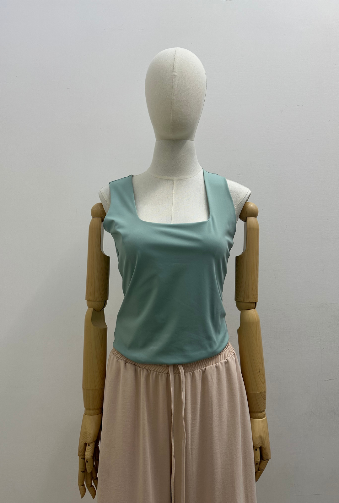 Blusa básica sin mangas