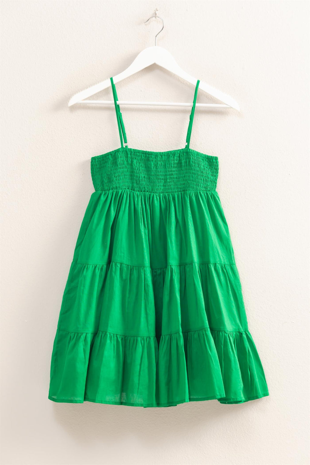 Vestido Corto con Tirantes y Detalle Fruncido
