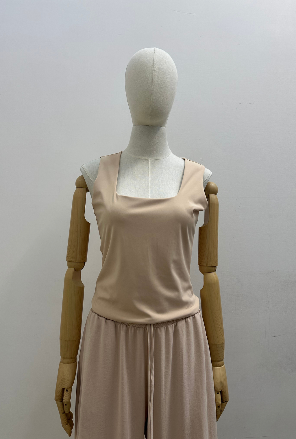 Blusa básica sin mangas