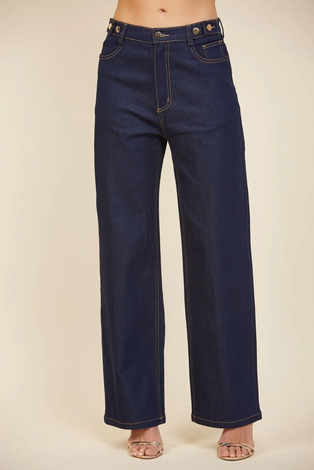 Set denim strapless con pantalón recto
