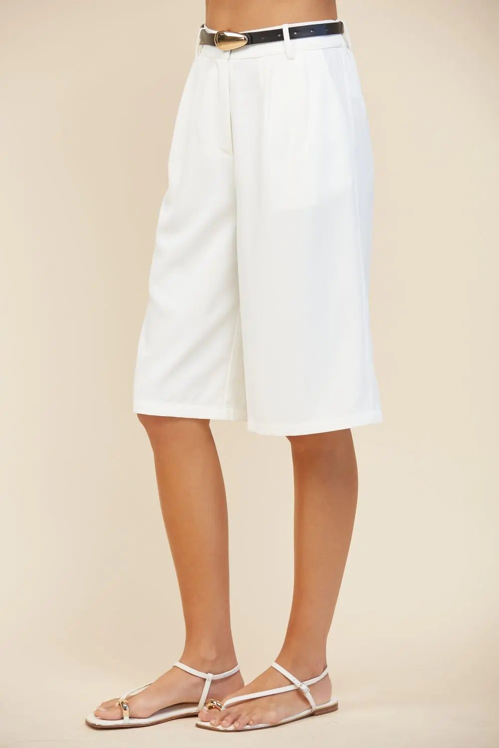 Short tipo bermuda con fajo