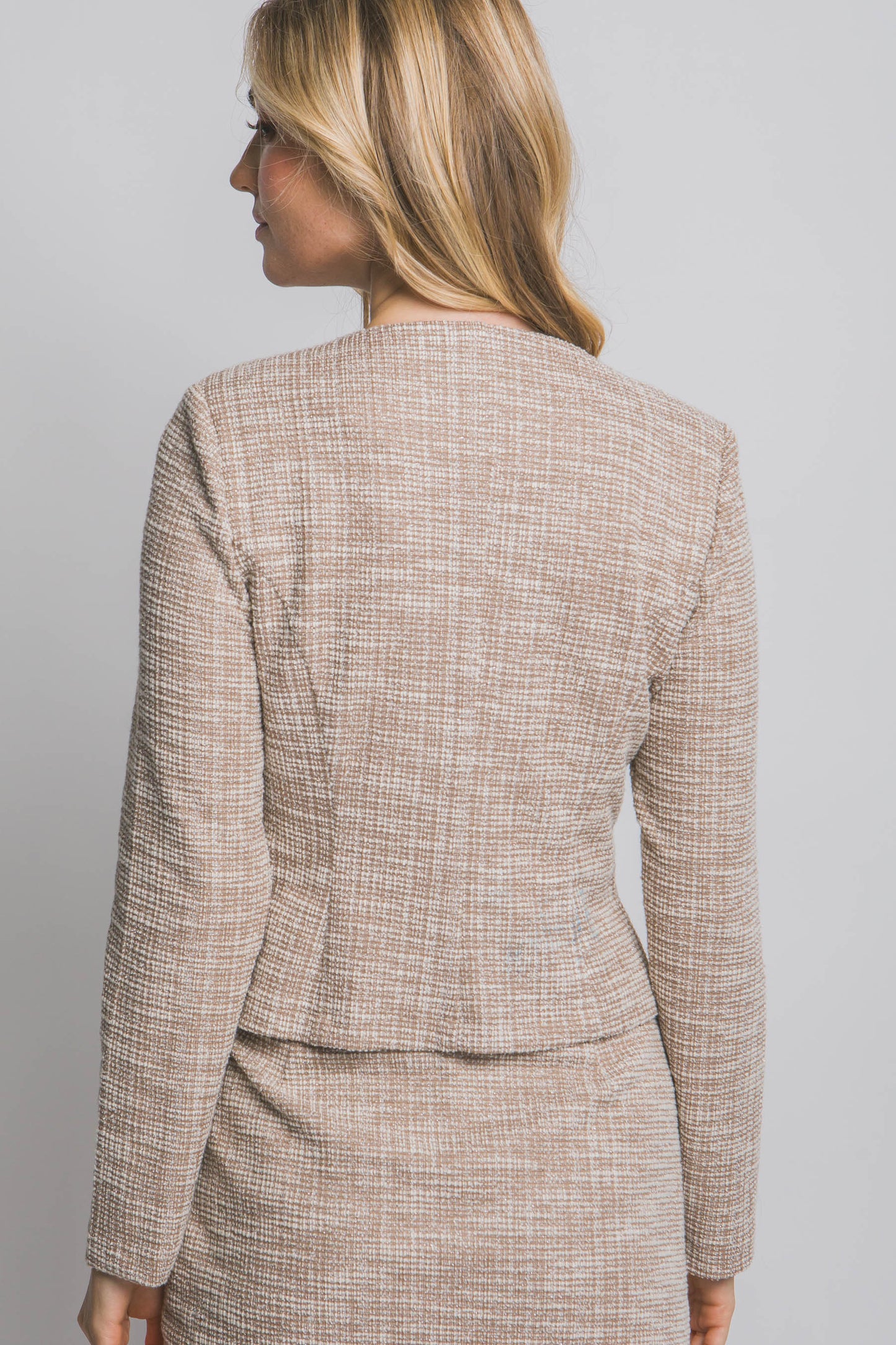 Blazer con botones dorados