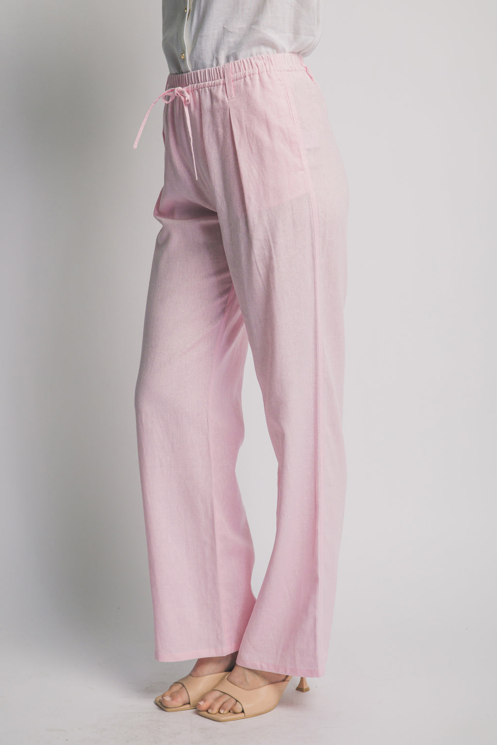 Pantalón con cintura elástica y cordón ajustable