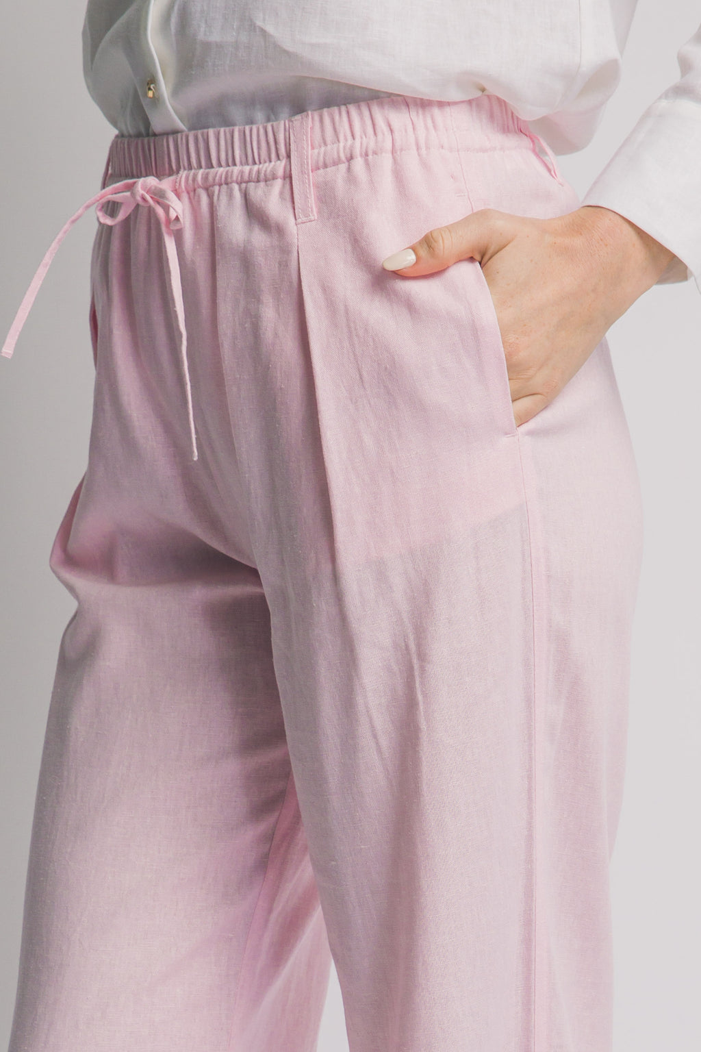Pantalón con cintura elástica y cordón ajustable