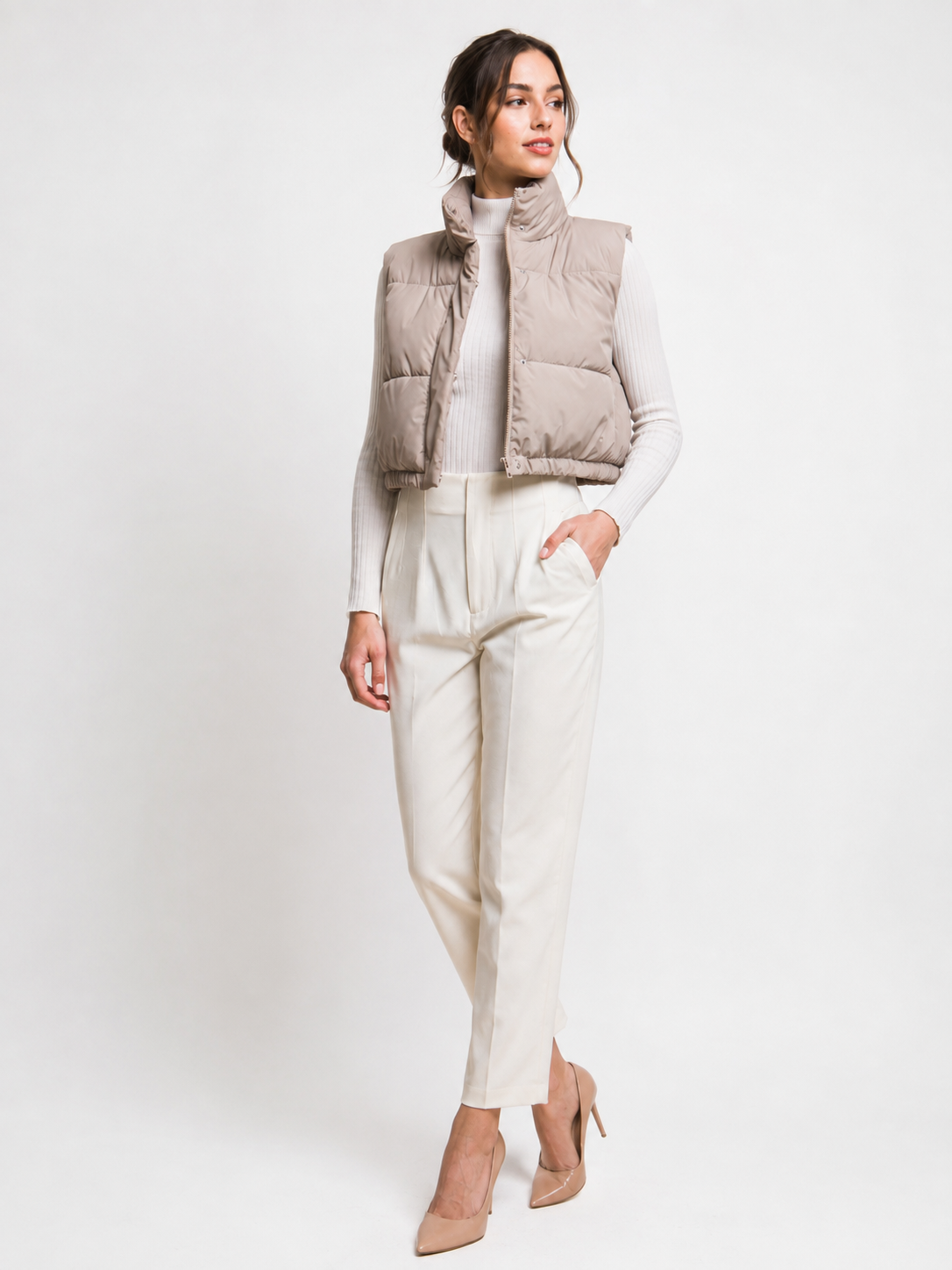 Chaleco acolchado con cuello alto y ajuste en cintura