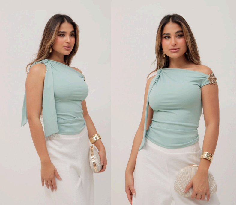 Blusa straple asimétrica de licra