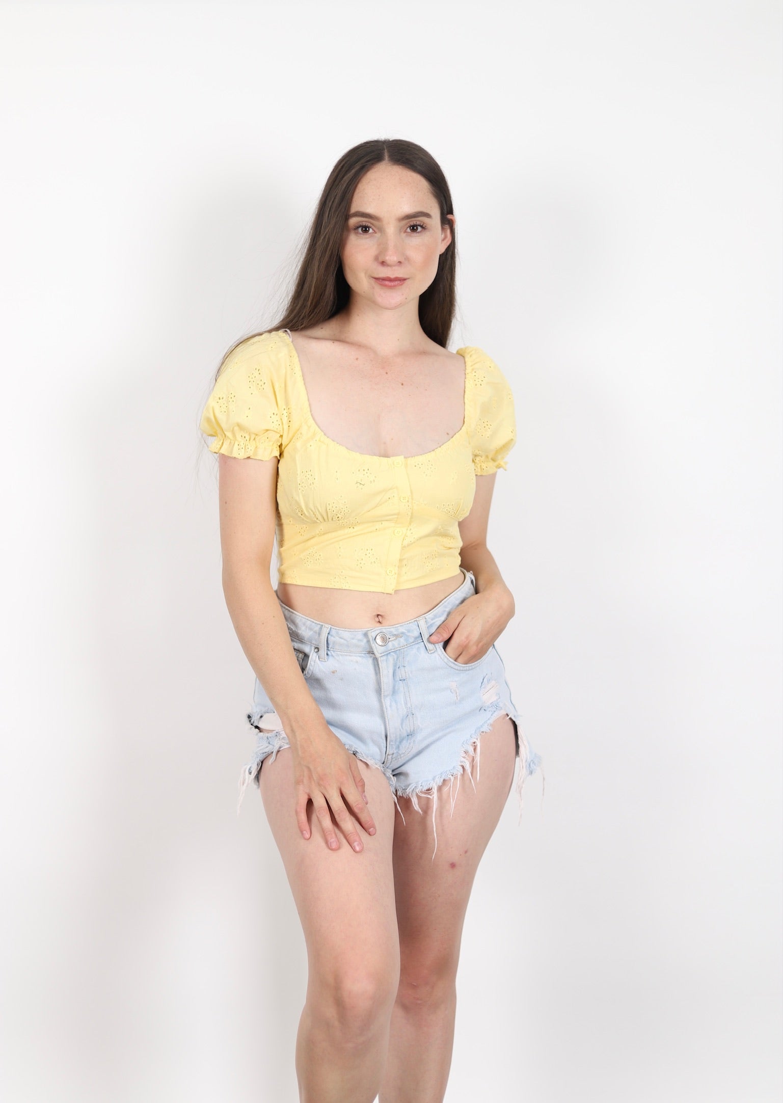 Blusa Crop de Manga Corta con Detalles Bordados
