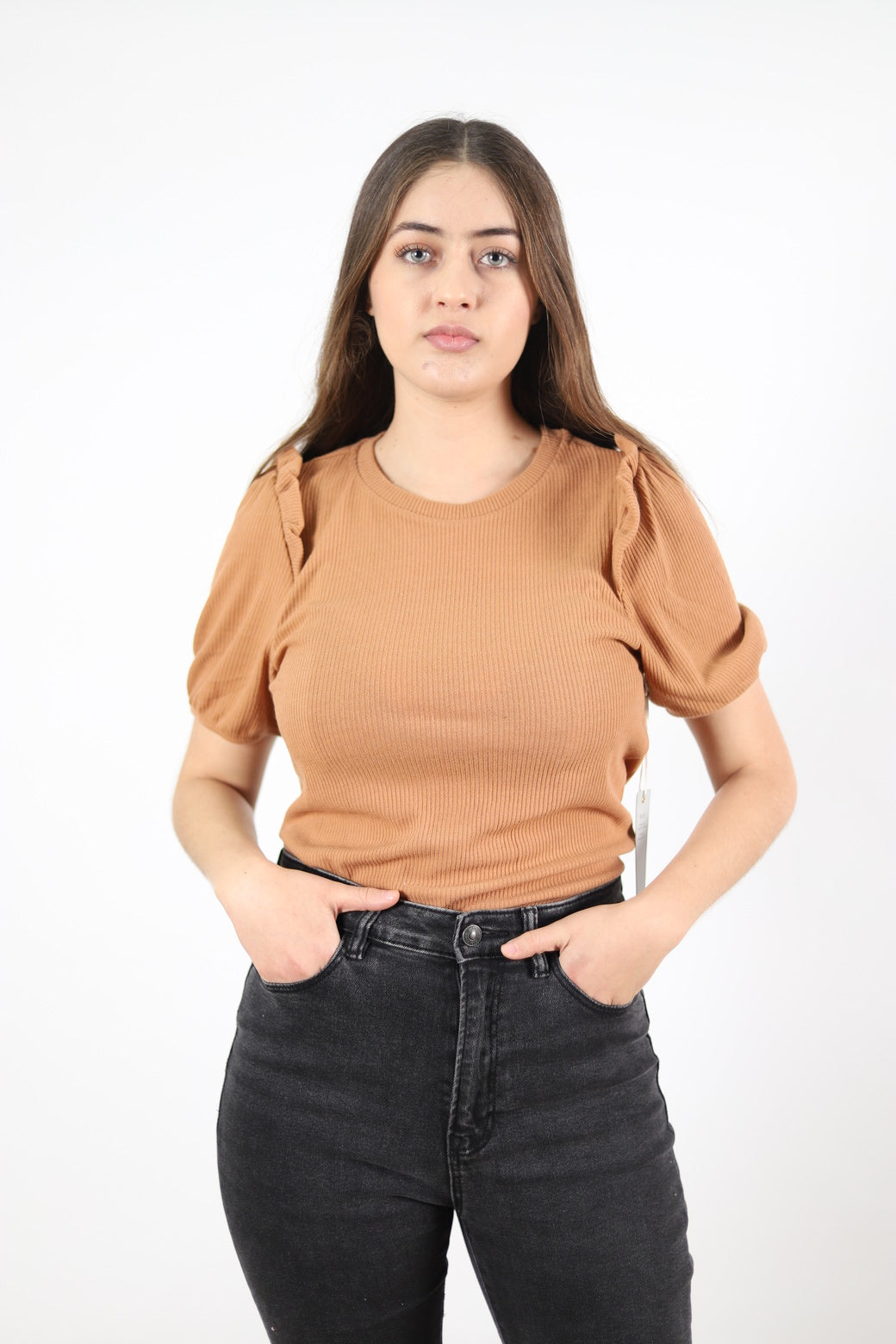 Blusa Acanalada con Detalle de Volantes en Hombros