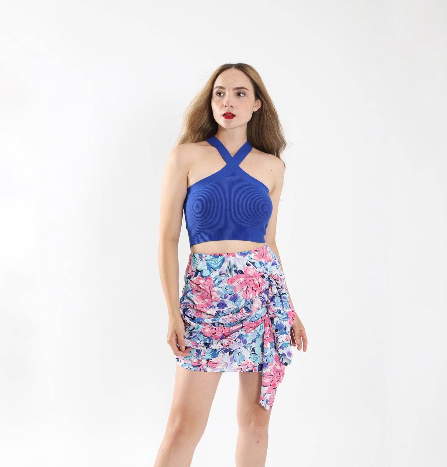 Falda Short con Detalle Frontal de Nudo y Estampado Floral