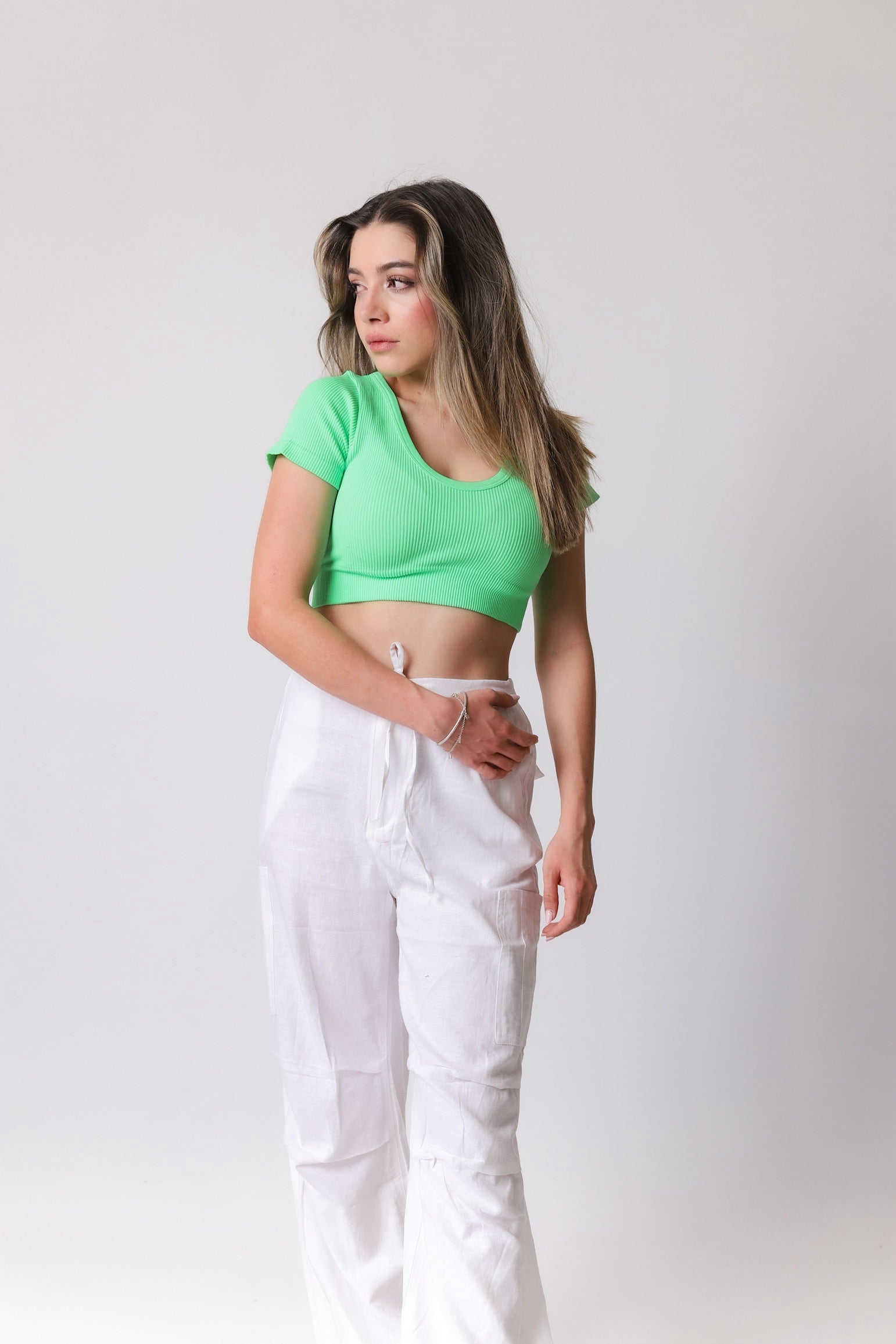 Blusa crop top de canalé