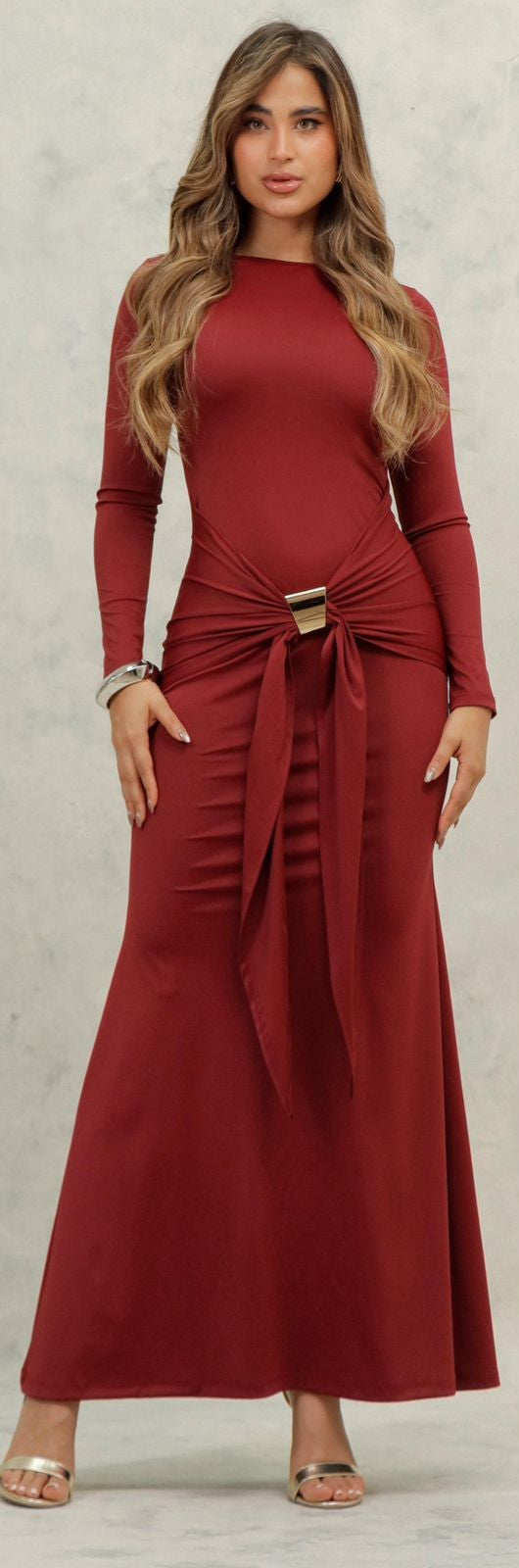 Vestido largo y lazo ajustable