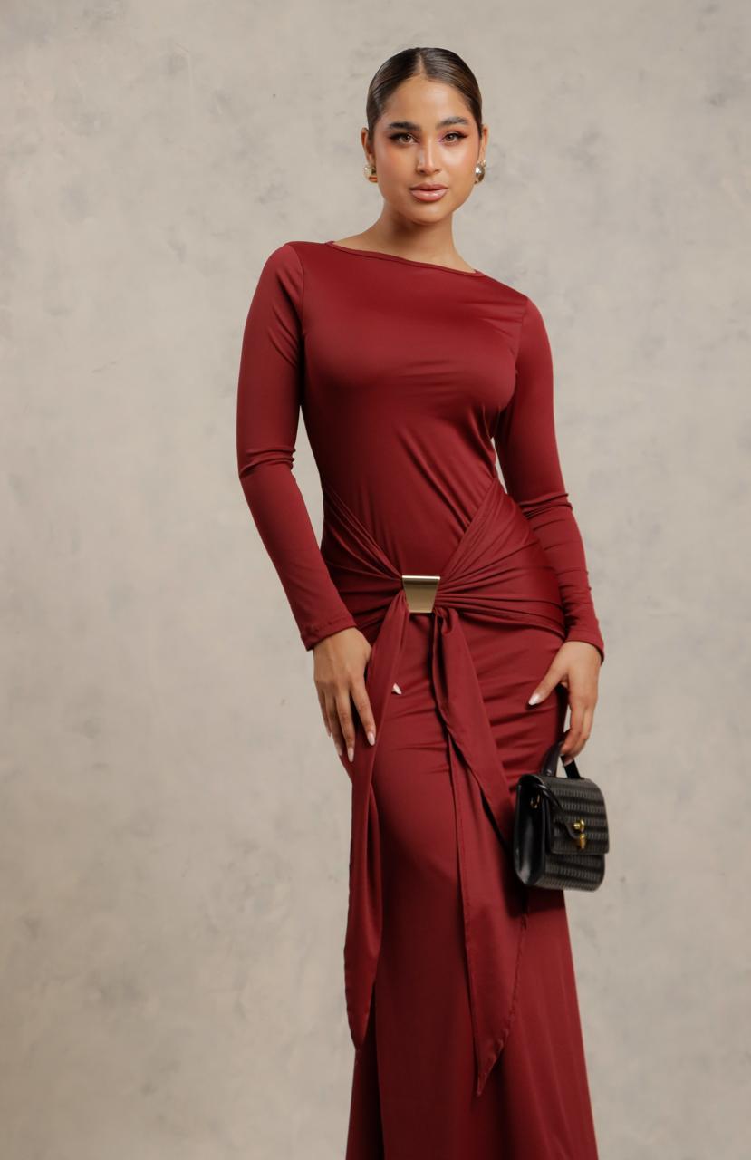 Vestido largo y lazo ajustable