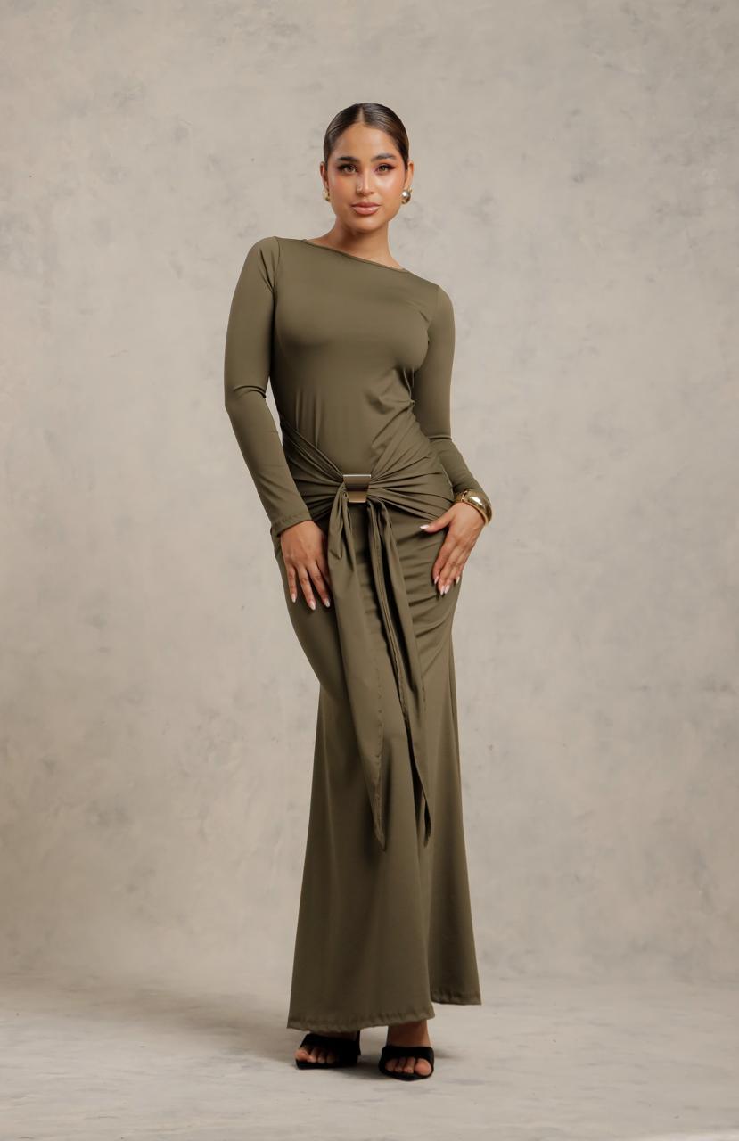 Vestido largo y lazo ajustable