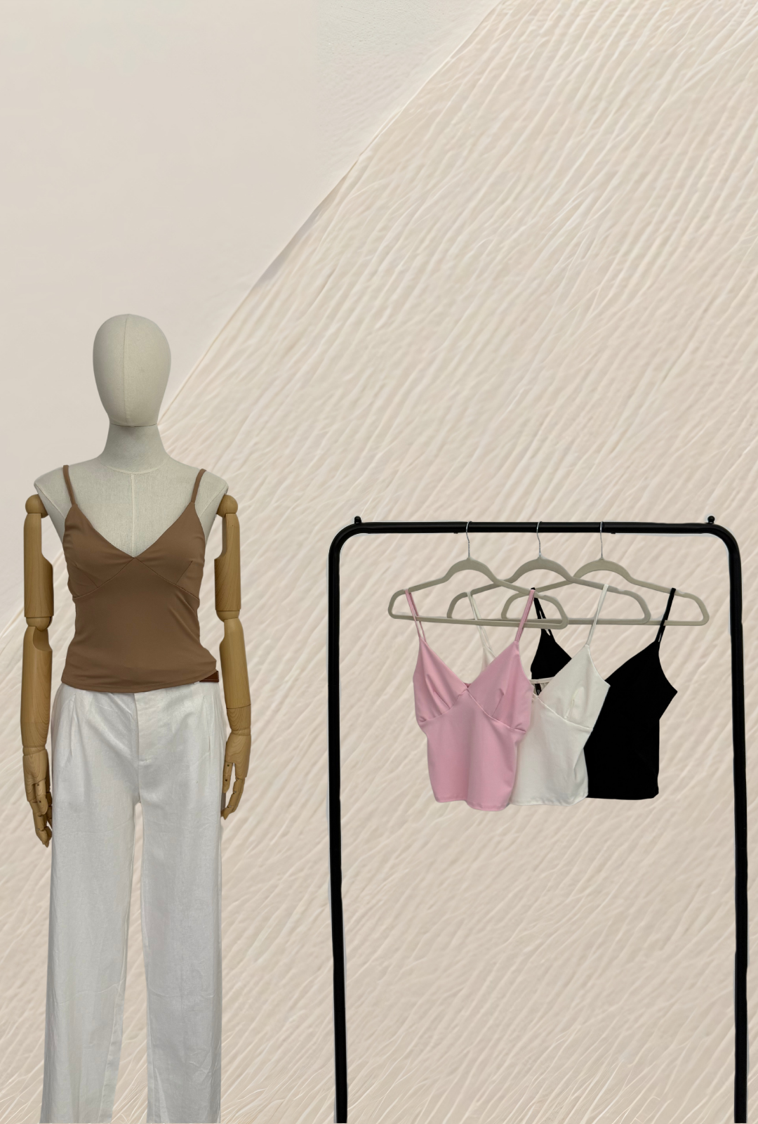 Blusa de tirantes con escote en V