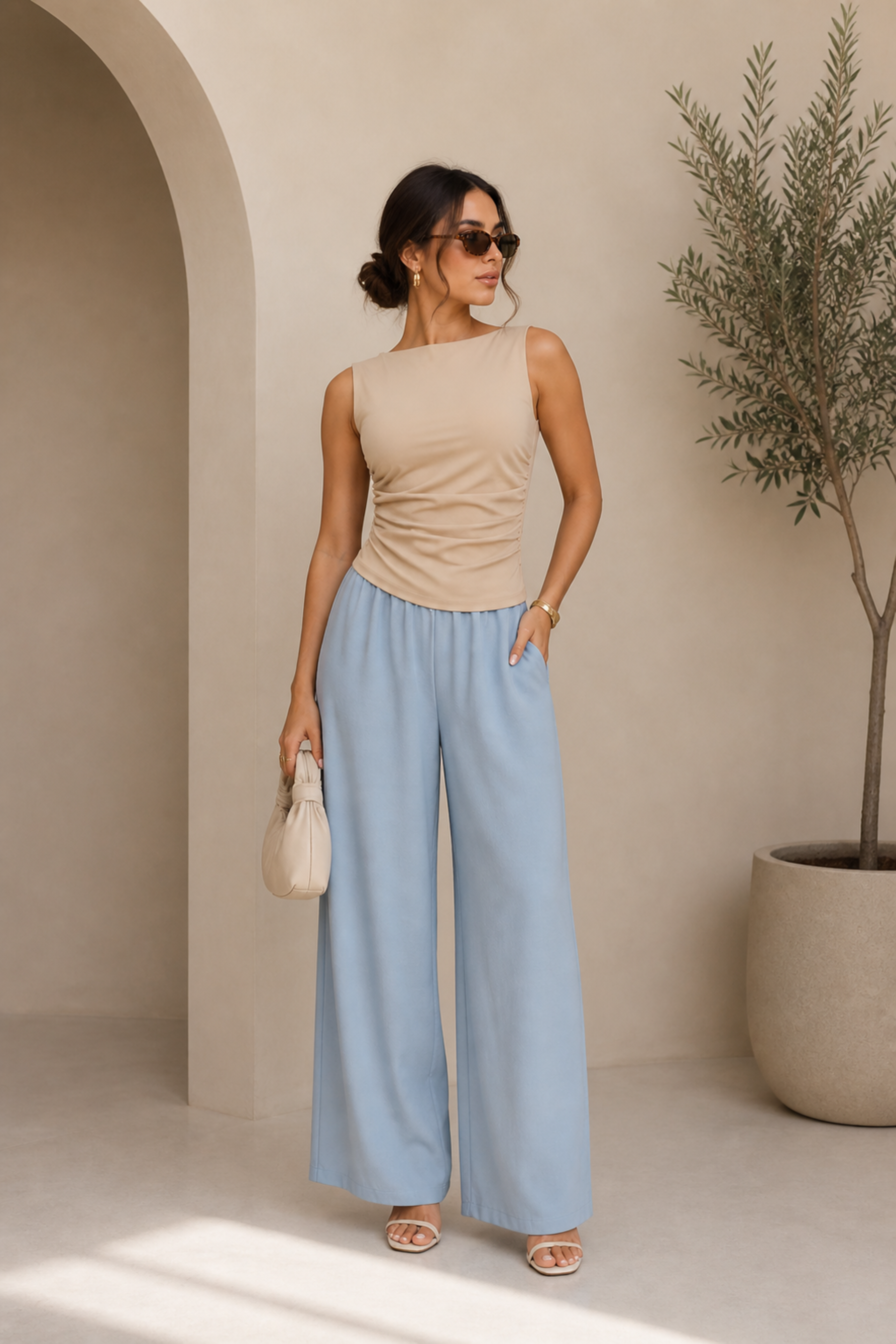 Blusa sin mangas con fruncido lateral
