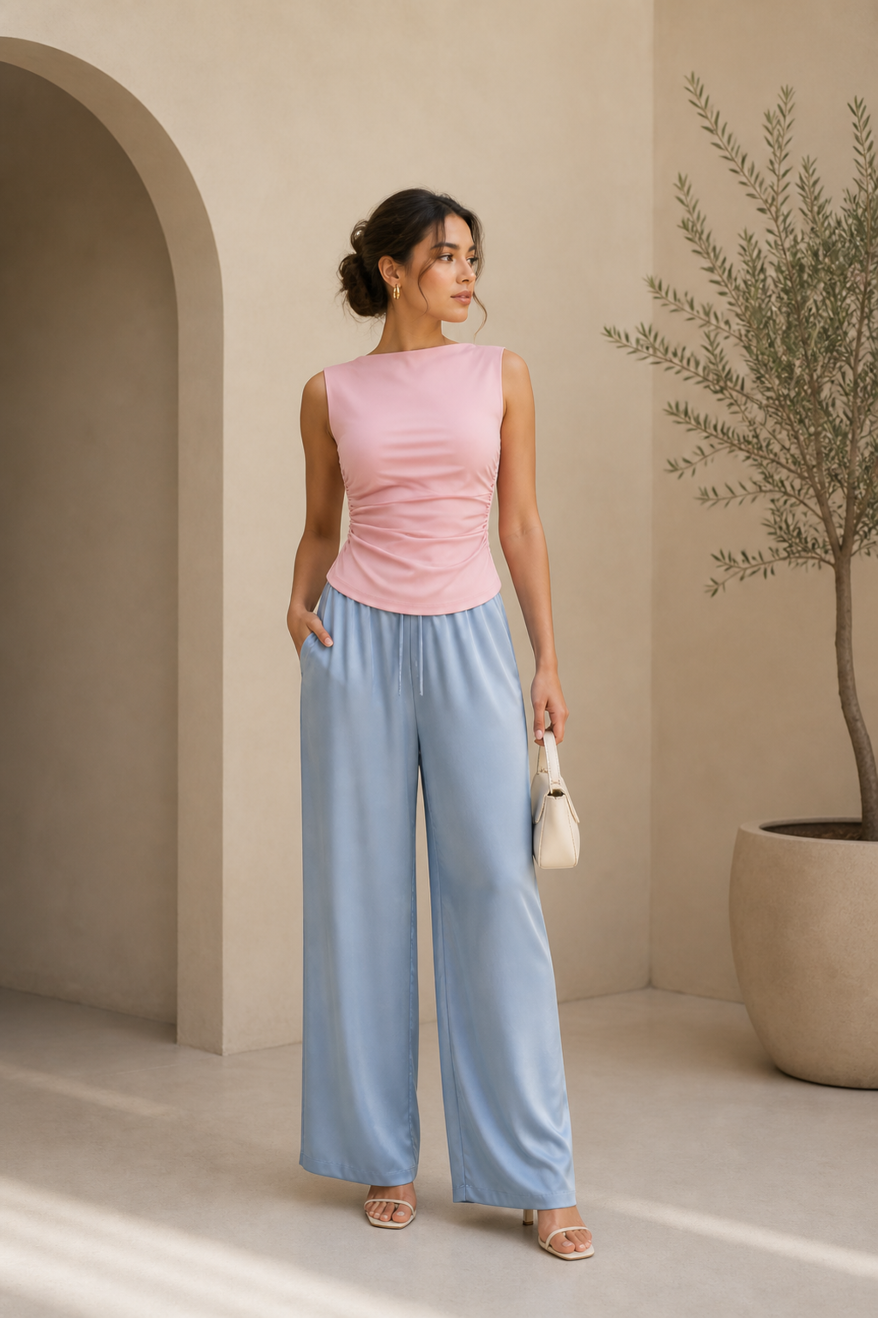 Blusa sin mangas con fruncido lateral