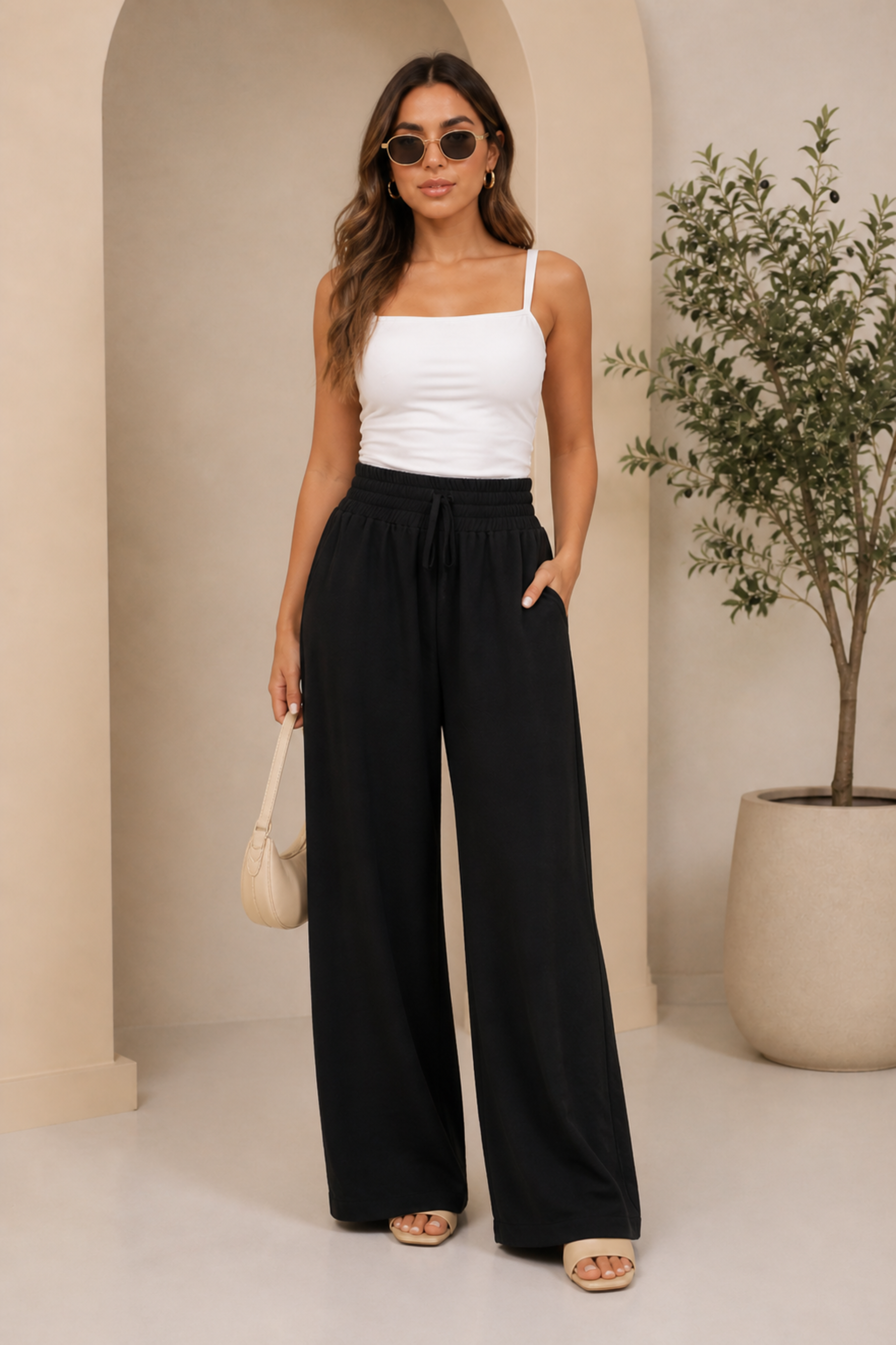 Pantalón de pierna amplia con pretina elástica y jareta
